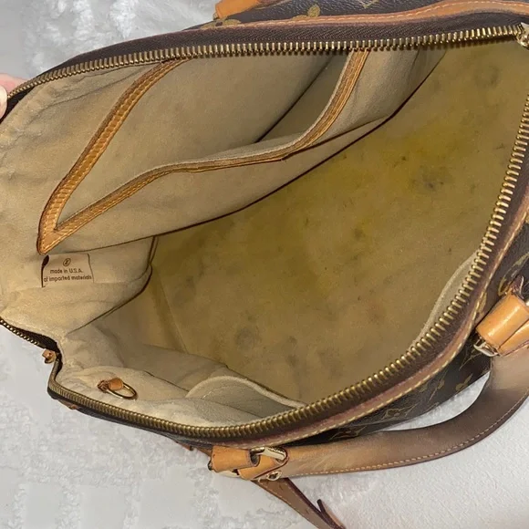 Louis Vuitton Retiro PM Authentic handbag